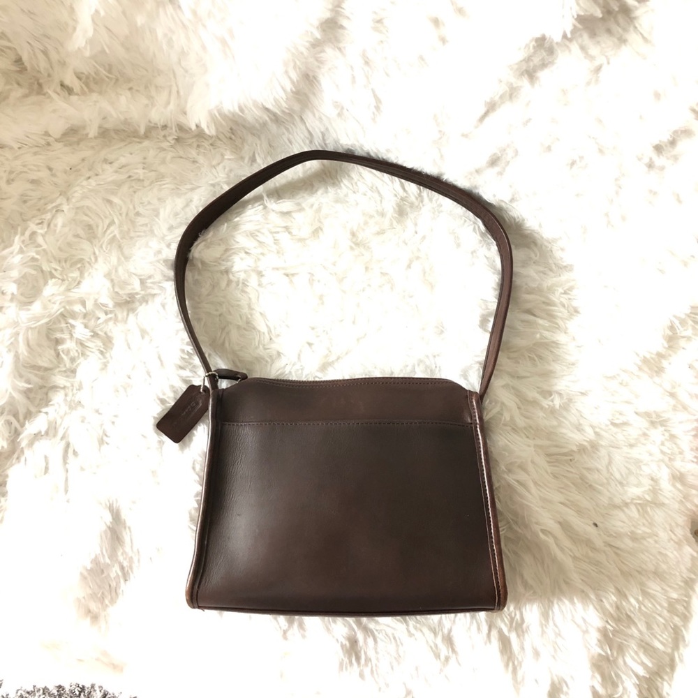 Coach B9z-9053 Classic Brown Leather Shoulder Bag